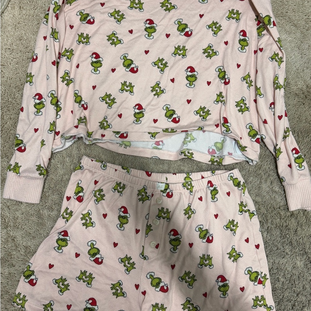 American Eagle grinch pajama two piece set